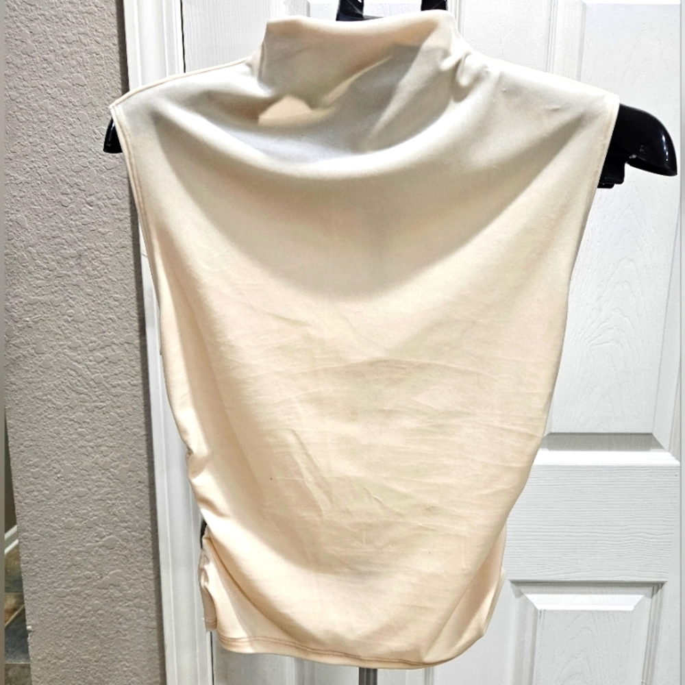 NWT Abercrombie Cream Velvet Sleeveless Turtleneck Top Size Small